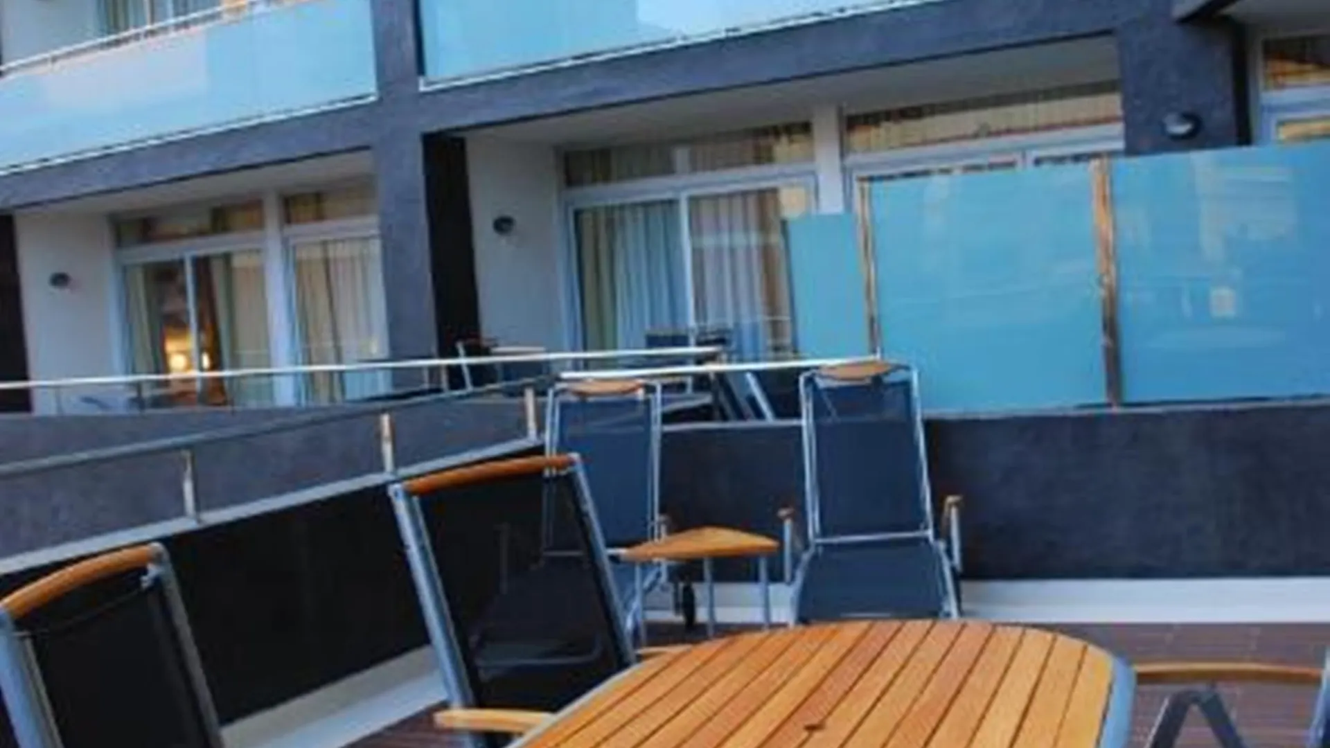 Exe Cunit Suites & Spa فندق