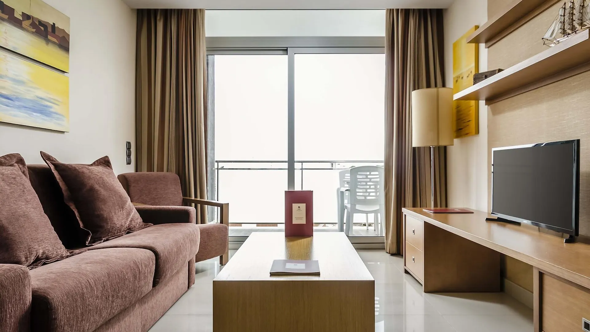 Exe Cunit Suites & Spa 4*,