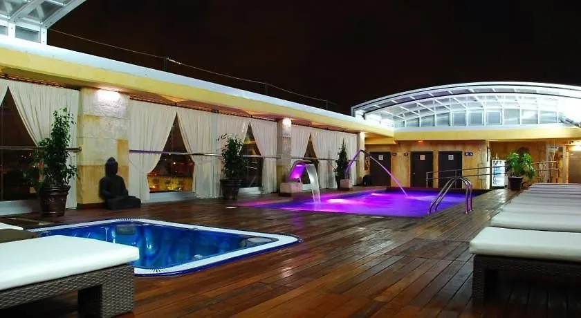 Exe Cunit Suites & Spa فندق