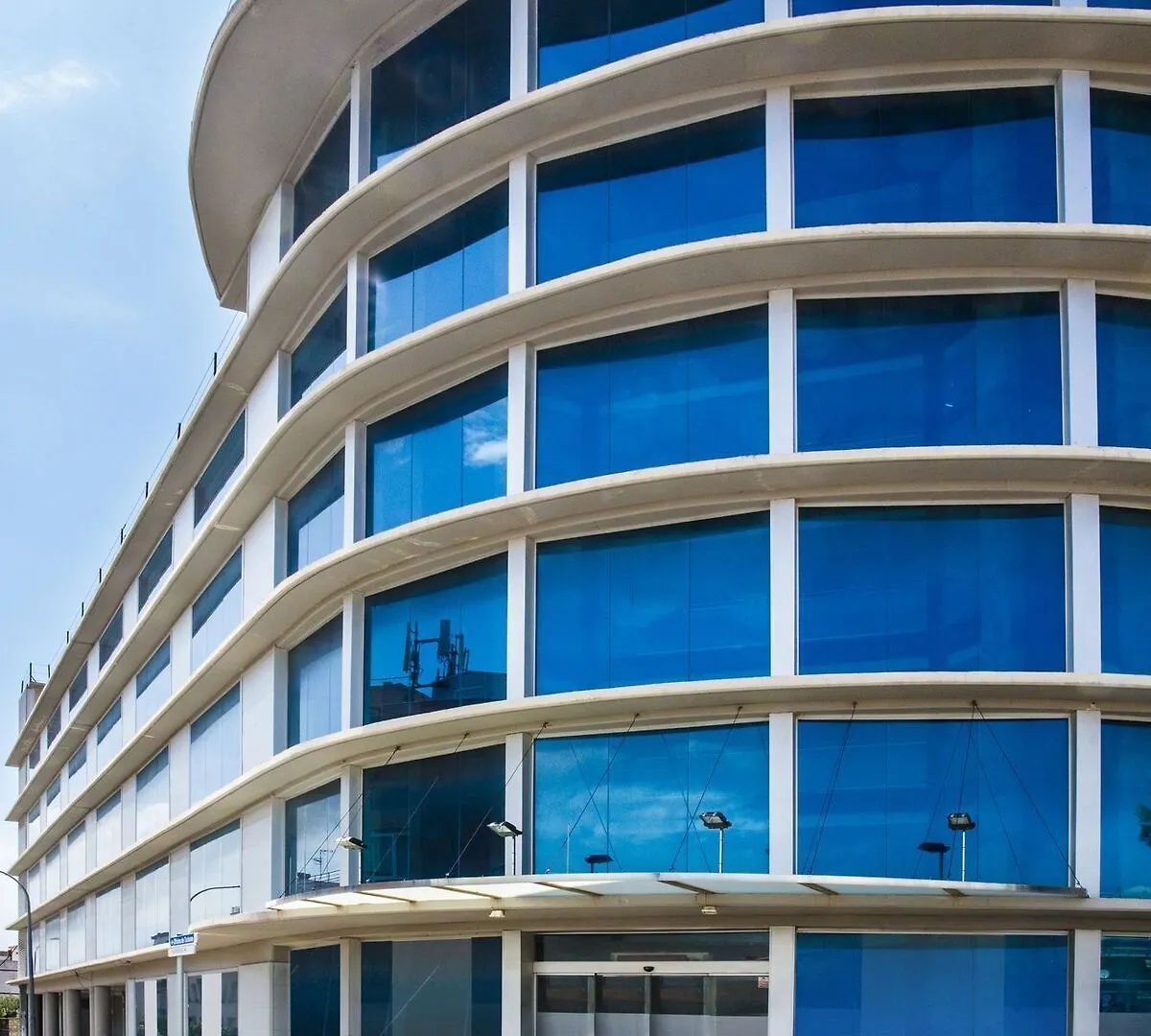 Exe Cunit Suites & Spa
